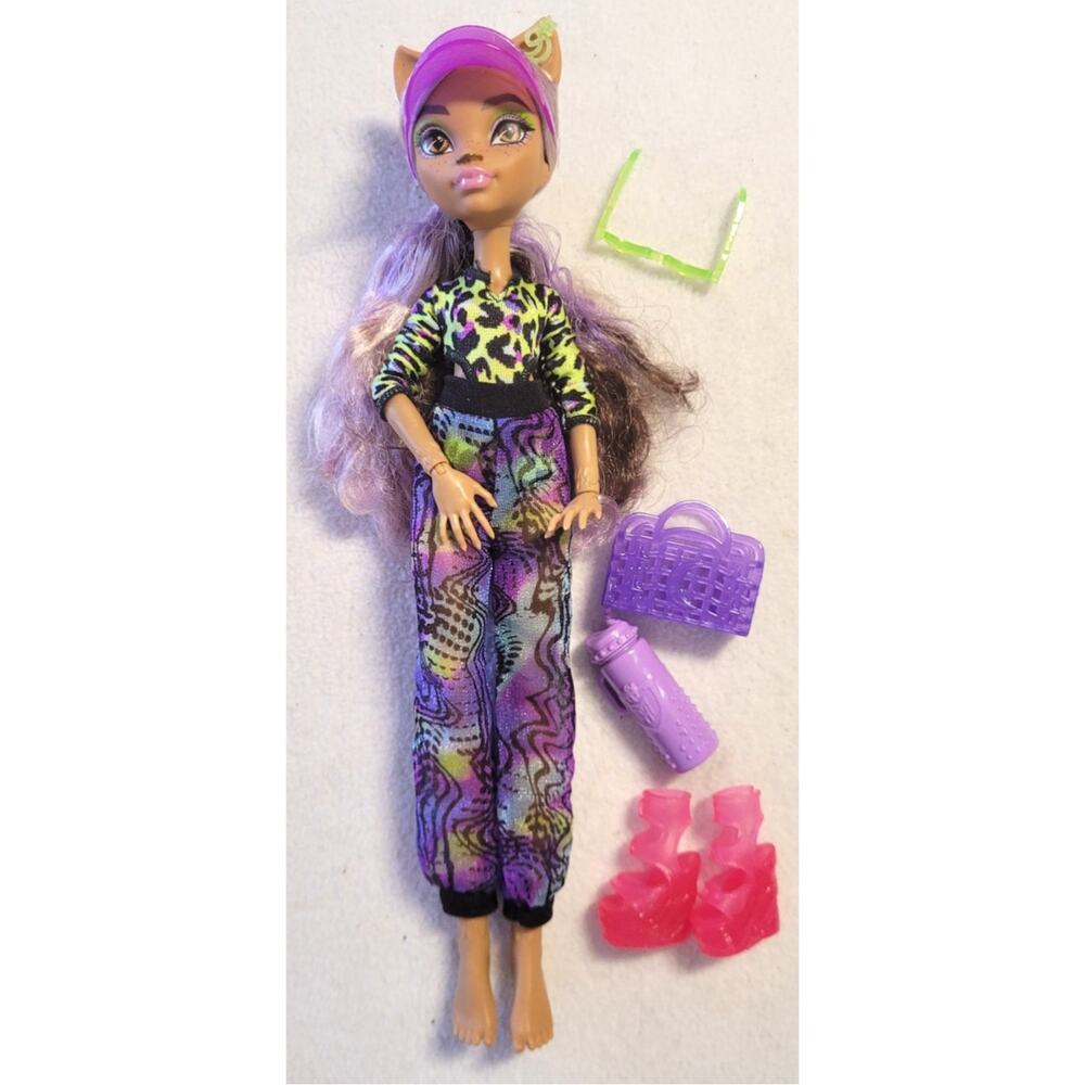 Monster High Scare-adise Island Clawdeen Wolf Fashion Doll With Accessories